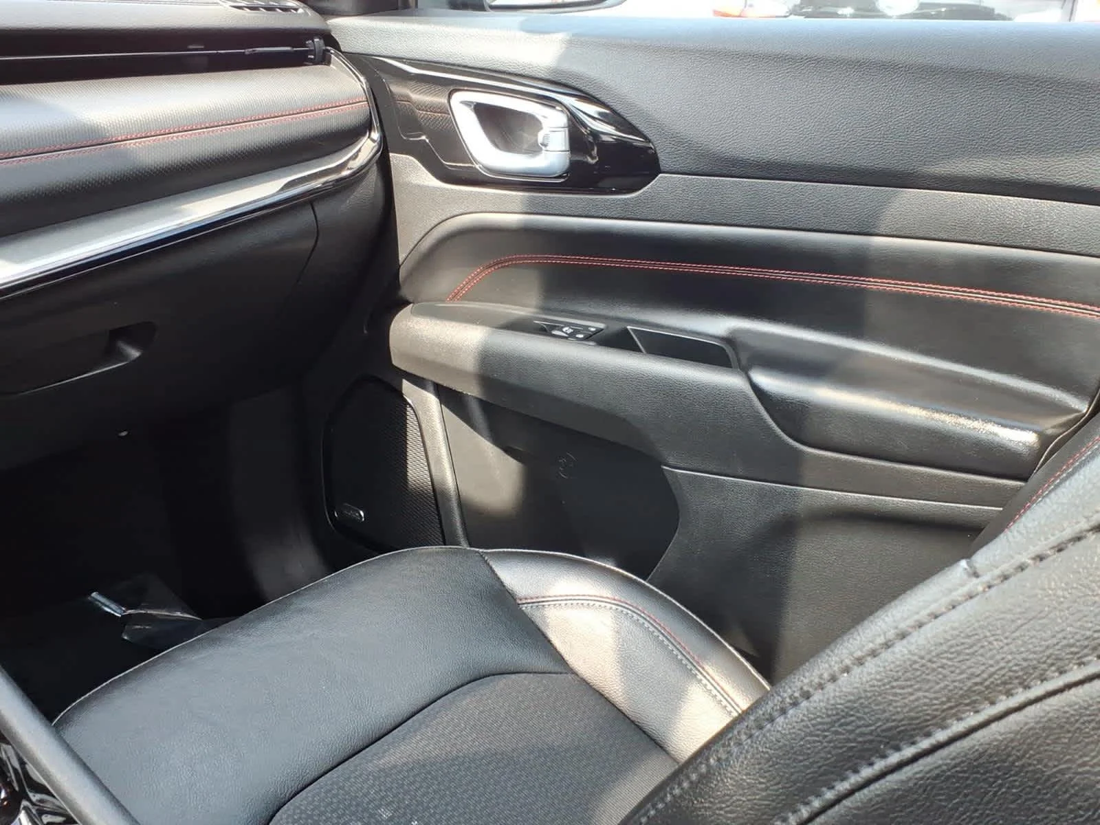 Certified Used 2022 Sting-Gray Clearcoat Jeep Trailhawk image 16
