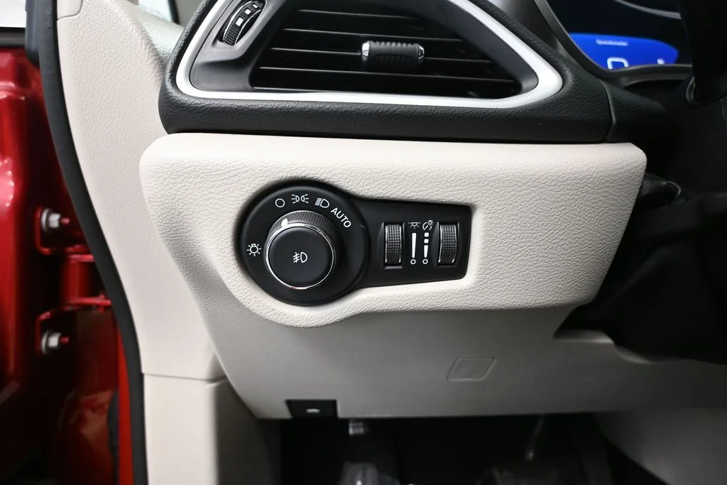 Used 2024 Red Chrysler Touring L image 30