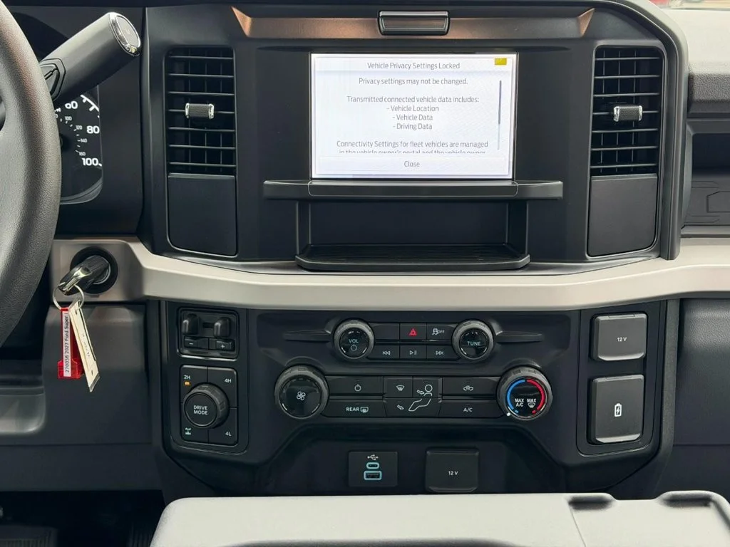 New 2027 Oxford White Ford F-350® XL image 7
