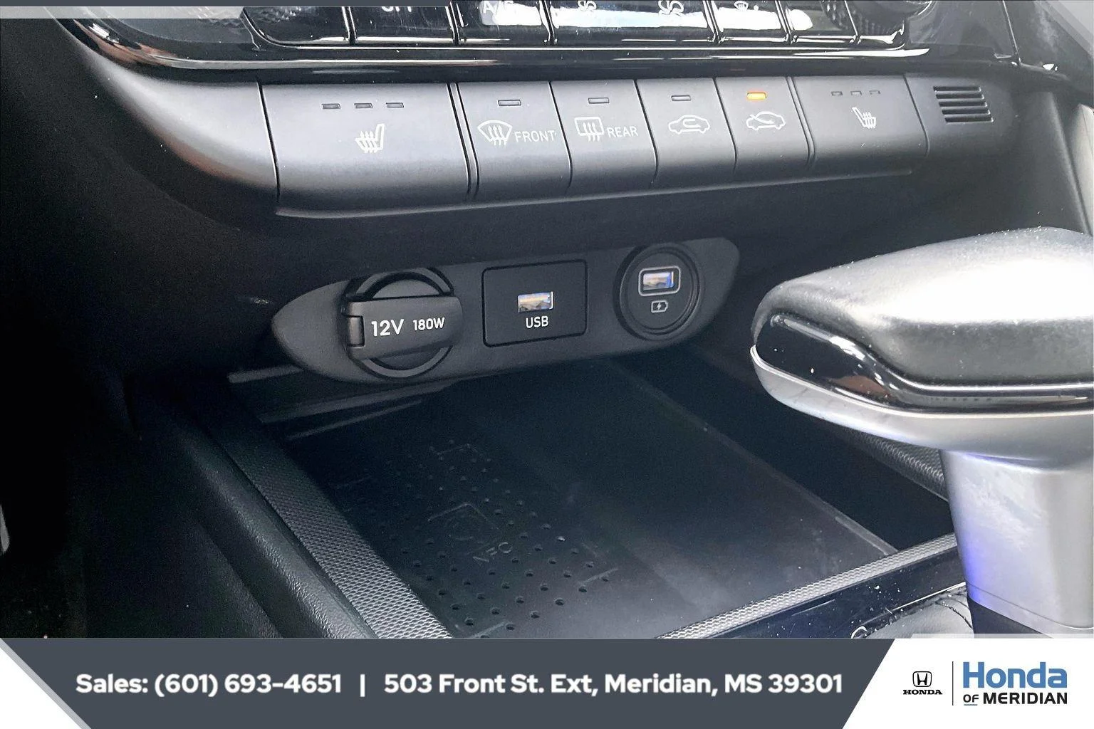 2023 Hyundai Elantra Limited - Photo 23