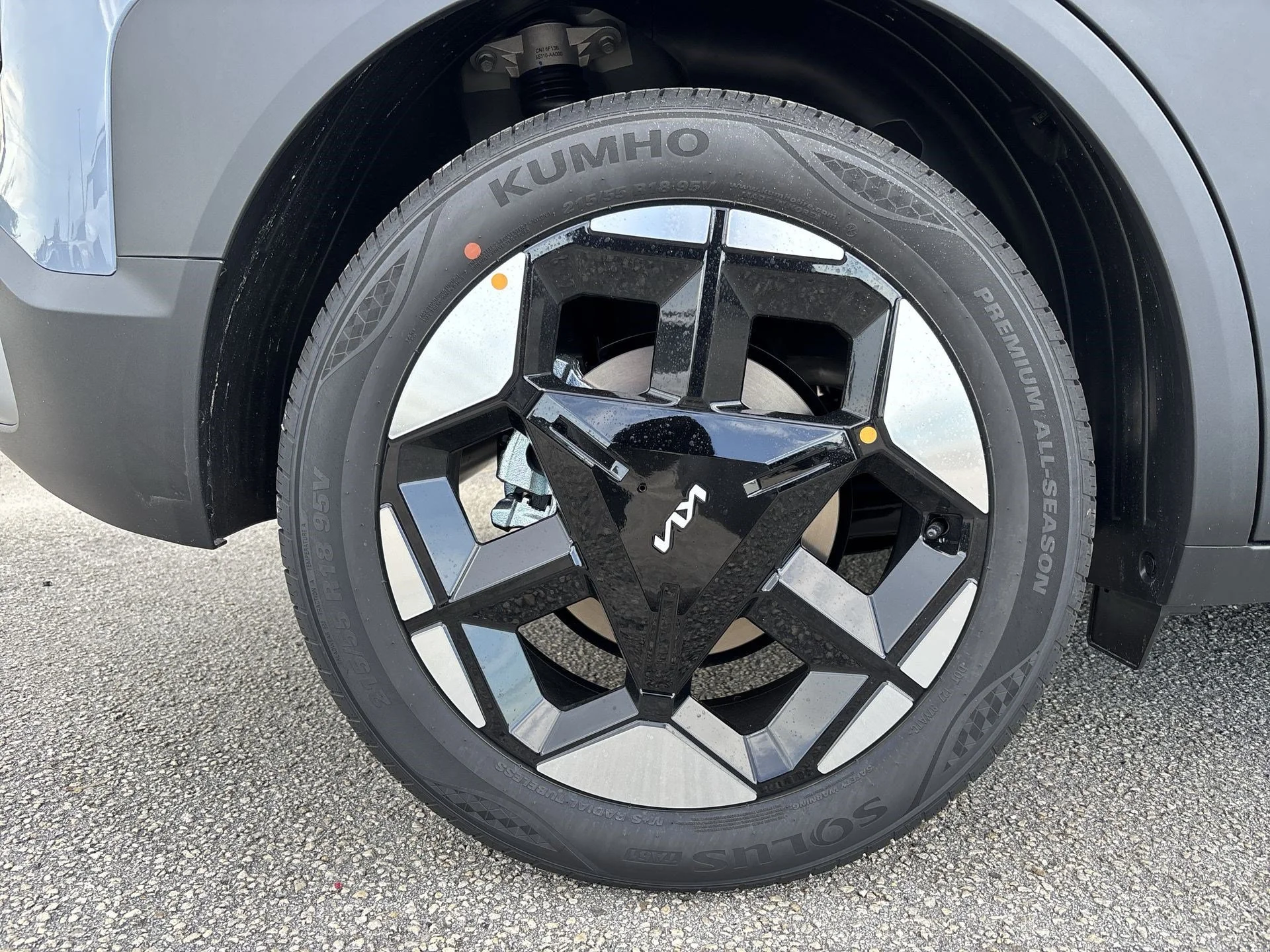 New 2027 Pale Gray Kia S image 11