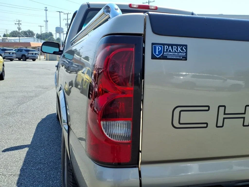 Used 2005 Beige Chevrolet Work Truck image 30