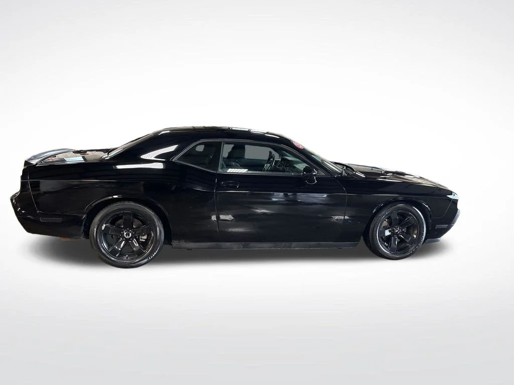 Used 2013 Black Dodge SXT image 7