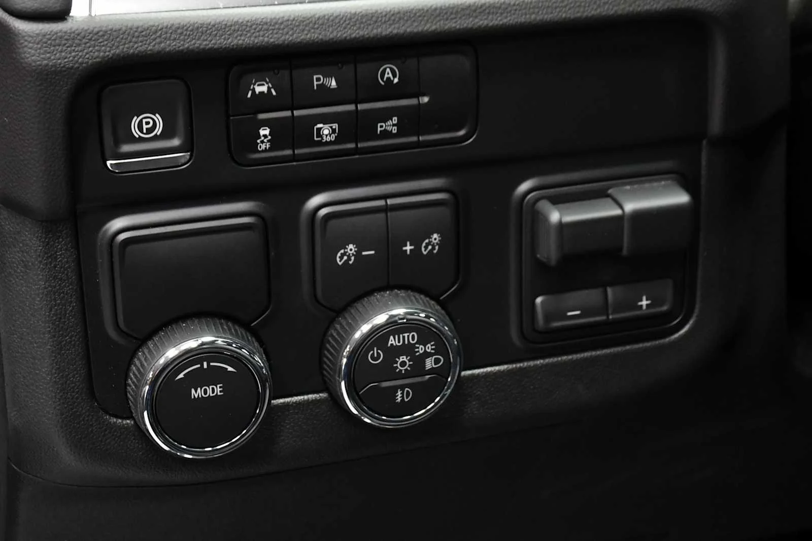 Used 2025 Dark Ash Metallic Chevrolet LT image 15