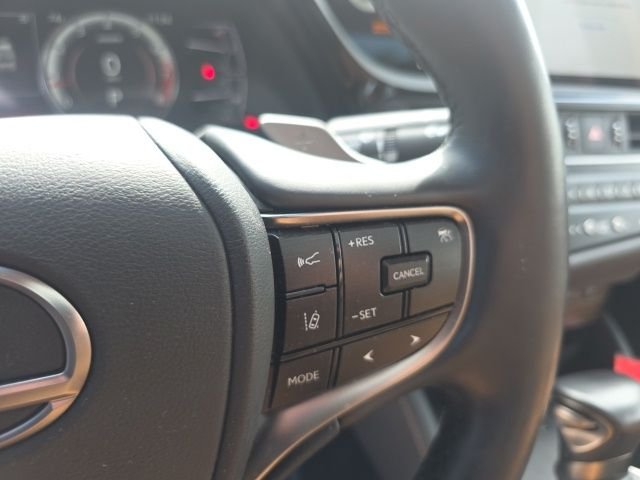 Used 2025 White Lexus 350 image 22