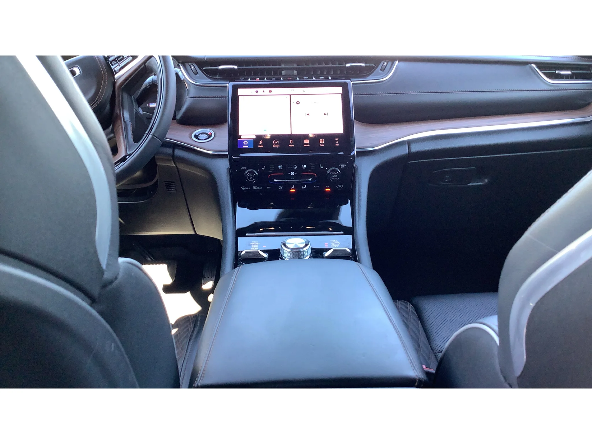 Used 2025 Metallic Jeep Summit image 19