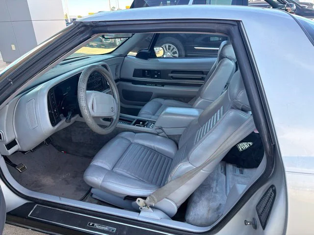 Used 1990  Buick Base image 6