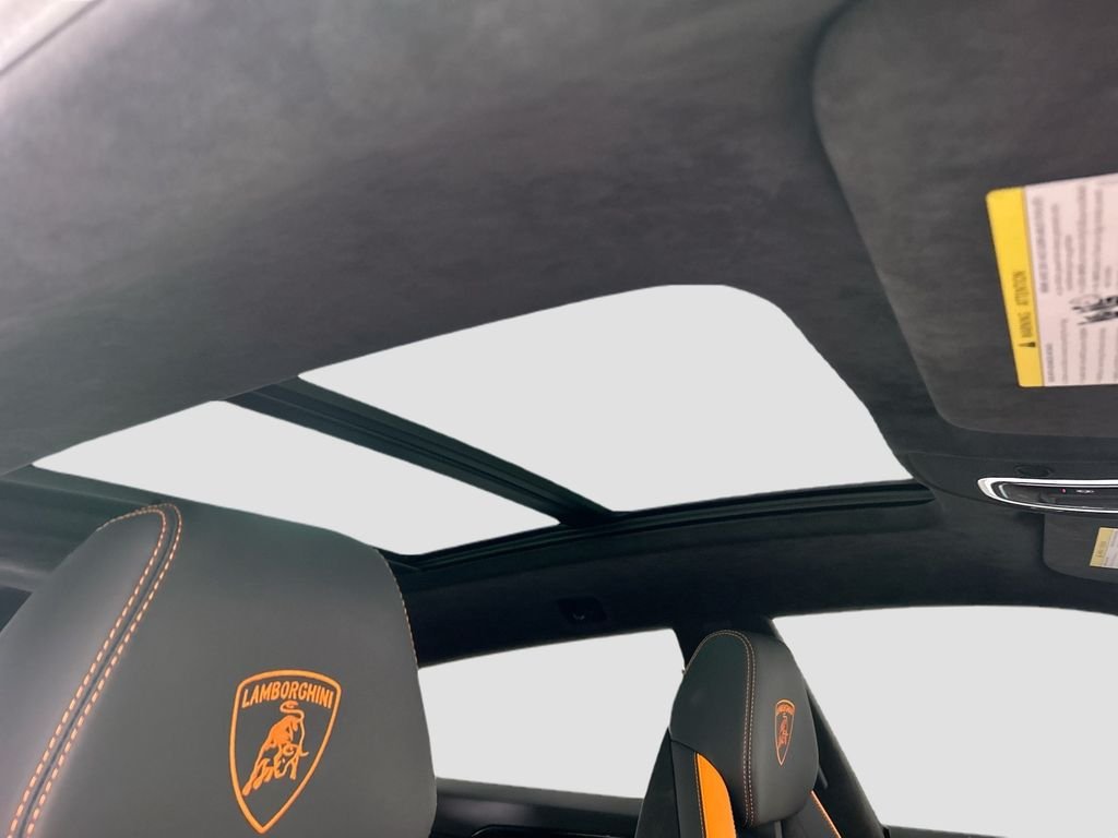 Used 2023 Nero Noctis Metallic Lamborghini S image 17