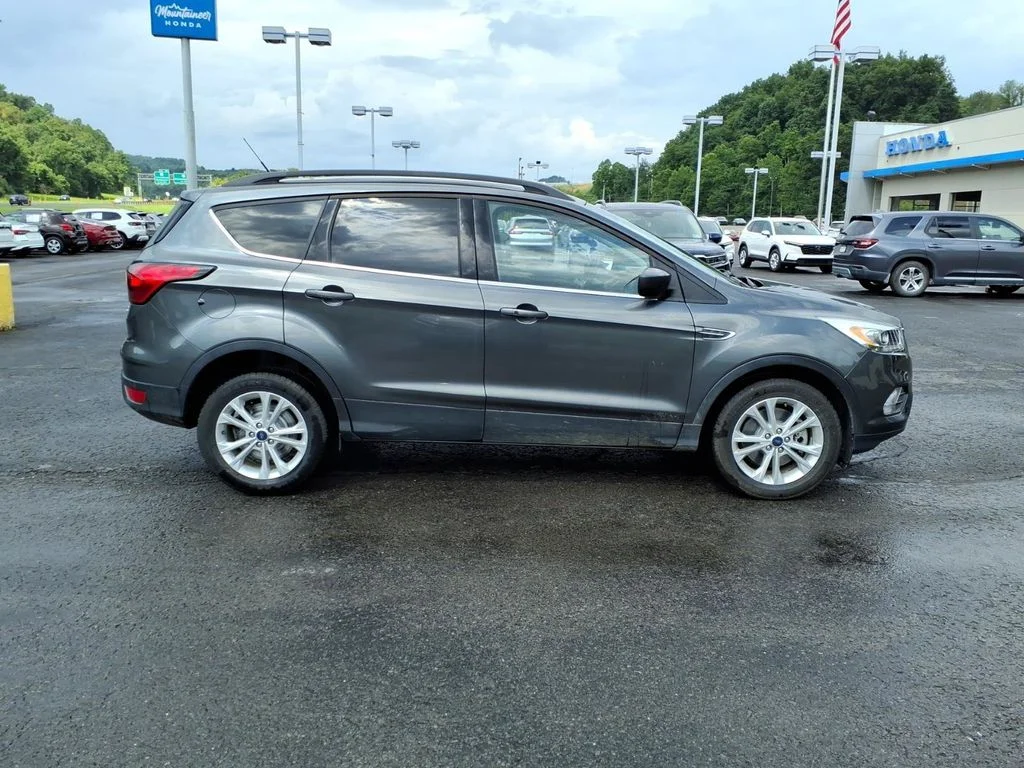 Used 2019 Gray Ford SEL image 8