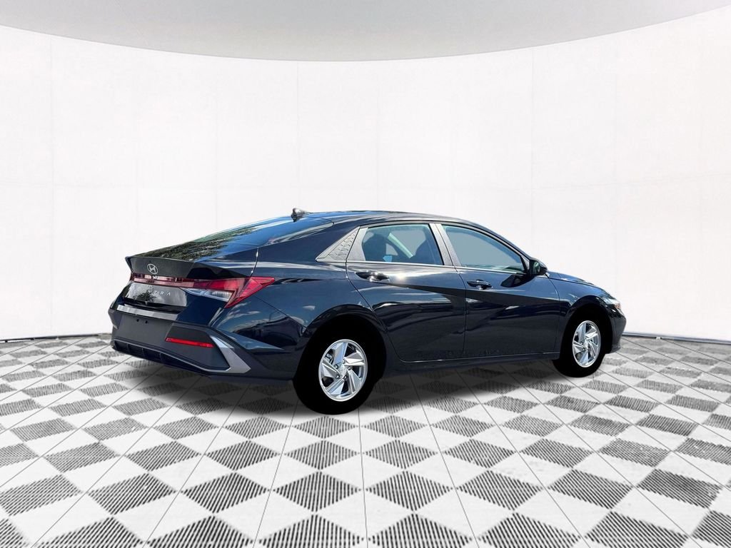 New 2026 Black Hyundai SE image 13