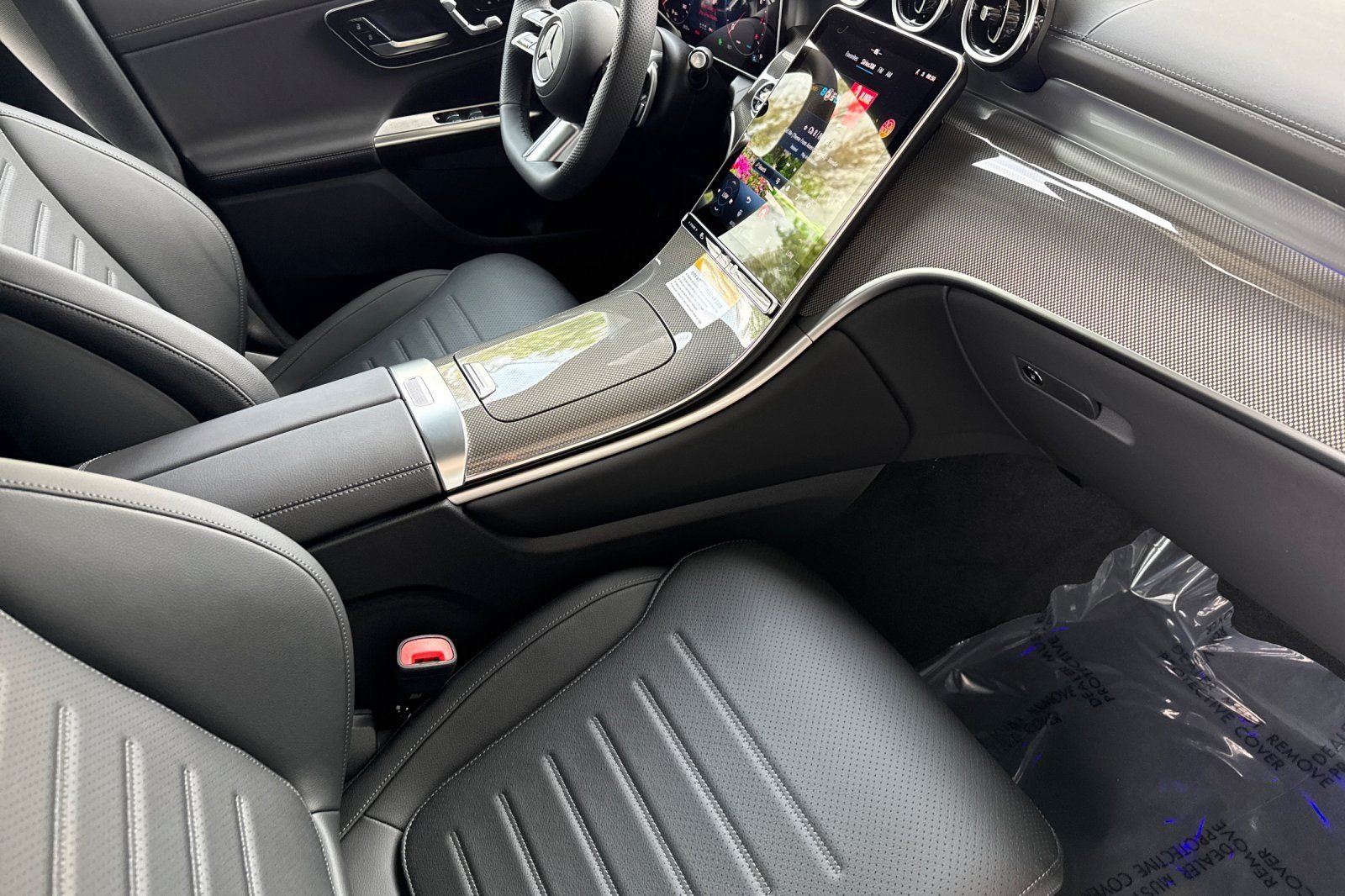 New 2026 Graphite Grey Metallic Mercedes-Benz GLC 300 image 9