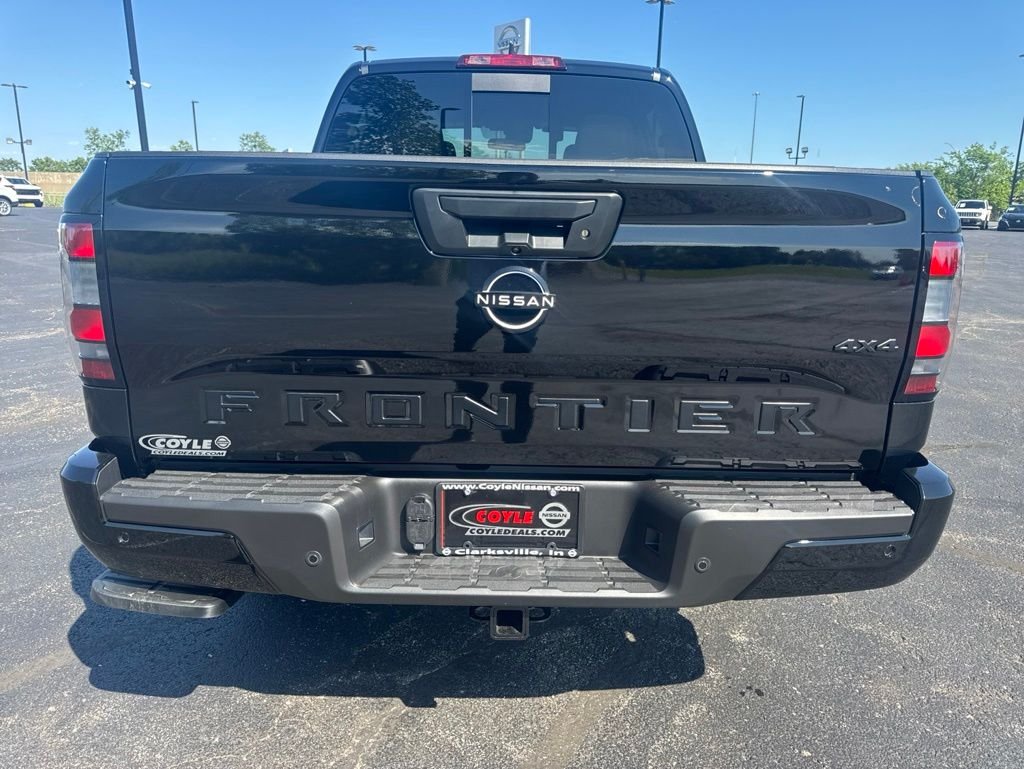 New 2026 Super Black Nissan Crew Cab SV image 4