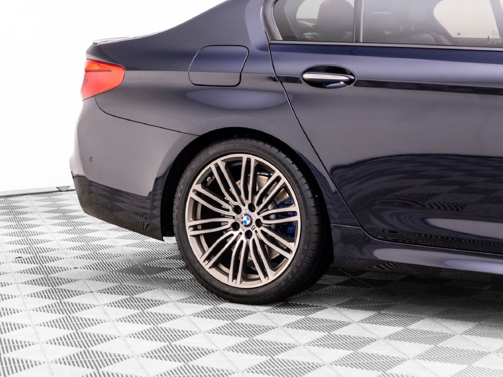 Used 2018 Carbon Black Metallic BMW M550i xDrive image 36