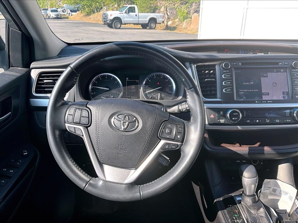 Used 2019 Celestial Silver Metallic Toyota XLE image 17