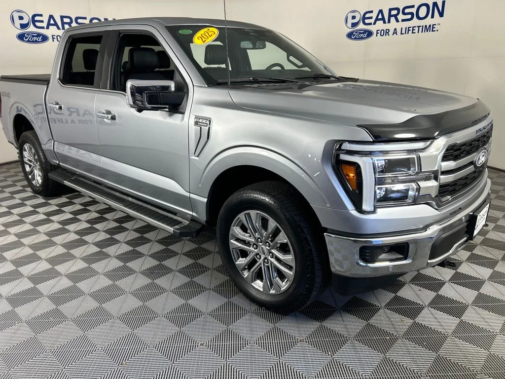 Used 2025 Silver Ford Lariat image 3