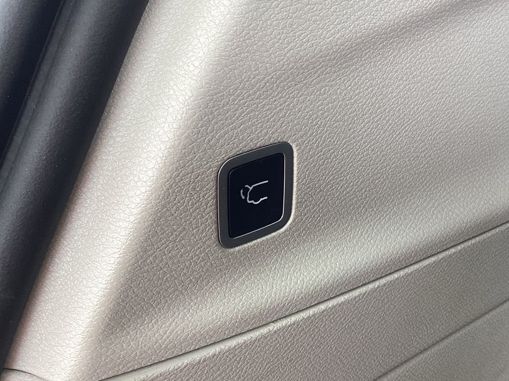 Used 2022 Gray Chrysler LX image 25