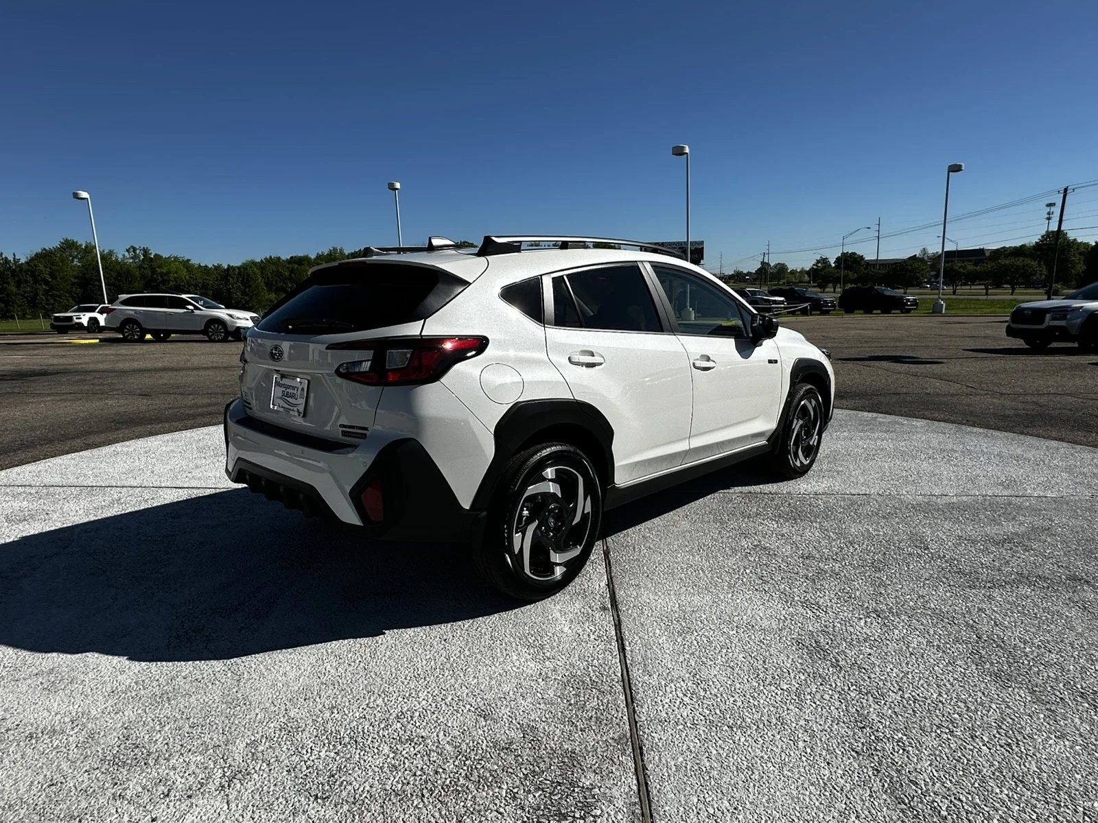 New 2026 CRYSTAL WHITE PEARL Subaru Limited Hybrid image 7