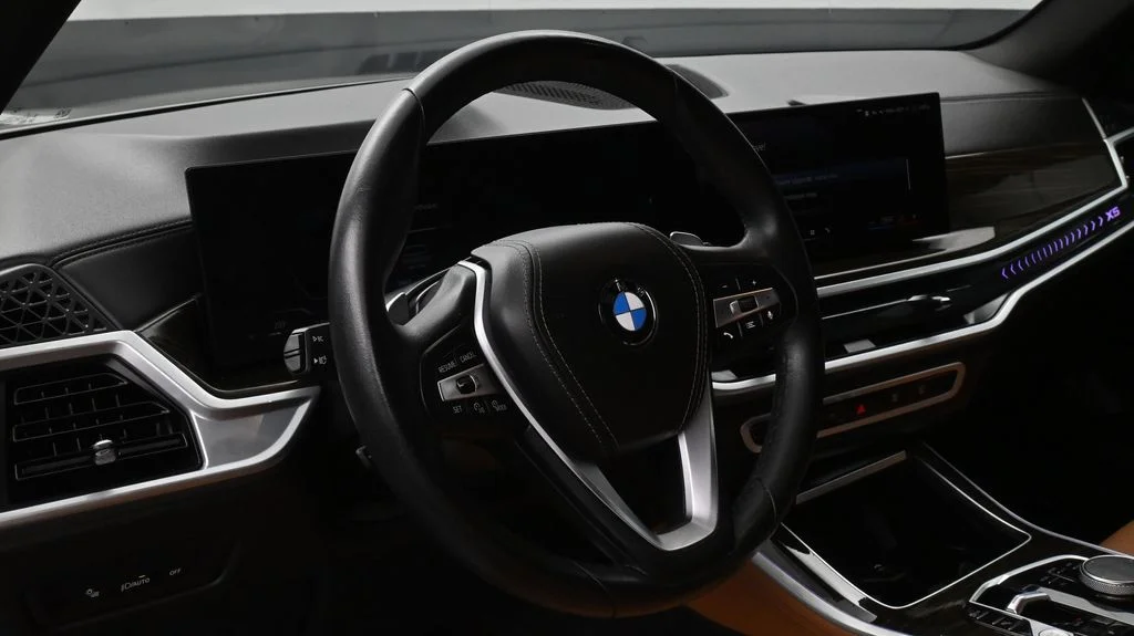 Certified Used 2024 White BMW sDrive40i image 9