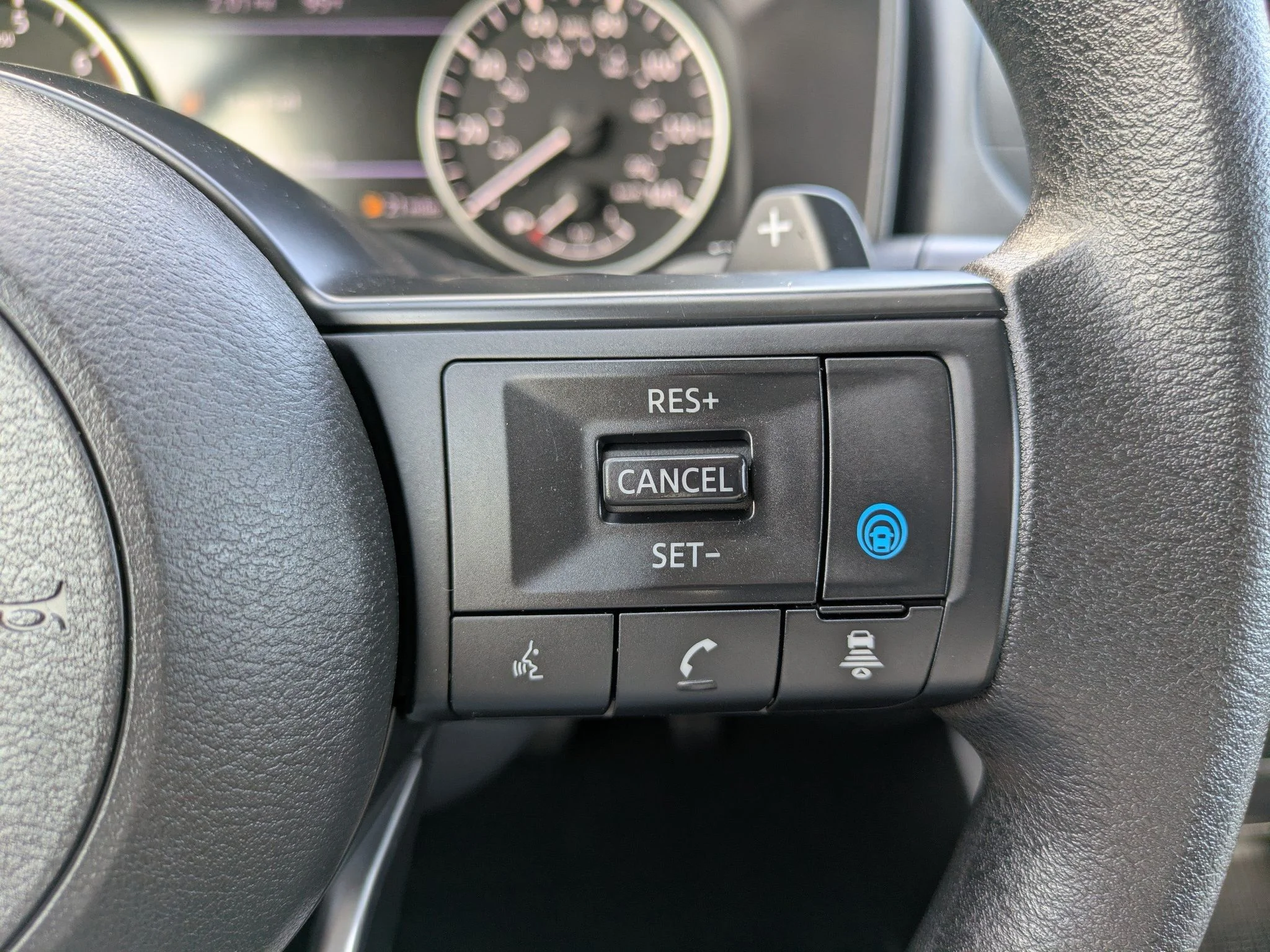 Used 2024 Everest White Pearl Nissan SV image 25