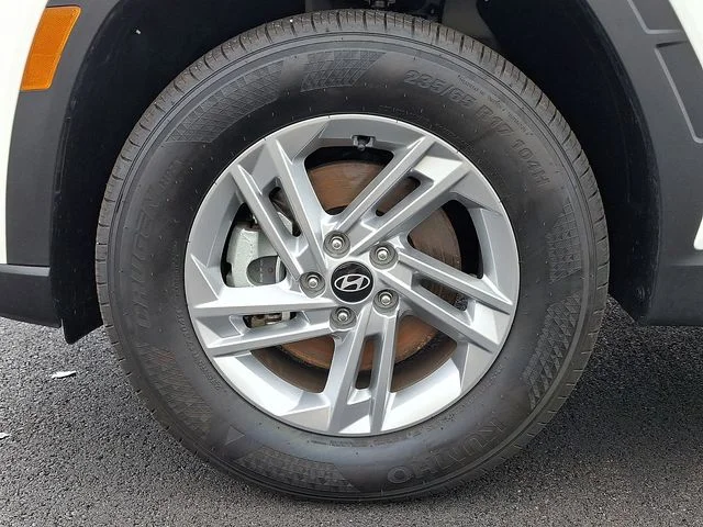 New 2026 White Hyundai SE image 22