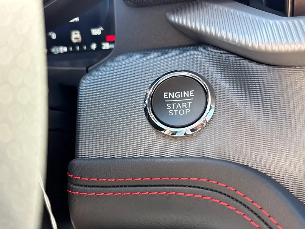 New 2027 Star White Metallic Tri-Coat Ford ST-Line image 38