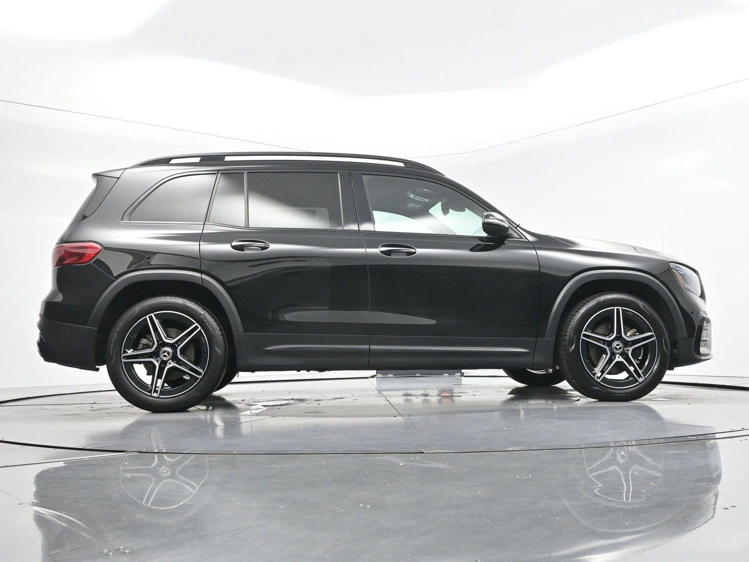 Used 2024 Black Mercedes-Benz GLB 250 image 50
