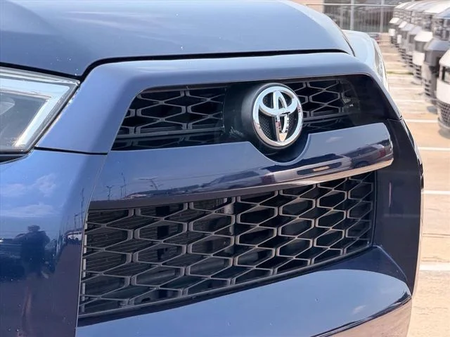 Used 2019 Blue Toyota SR5 Premium image 7