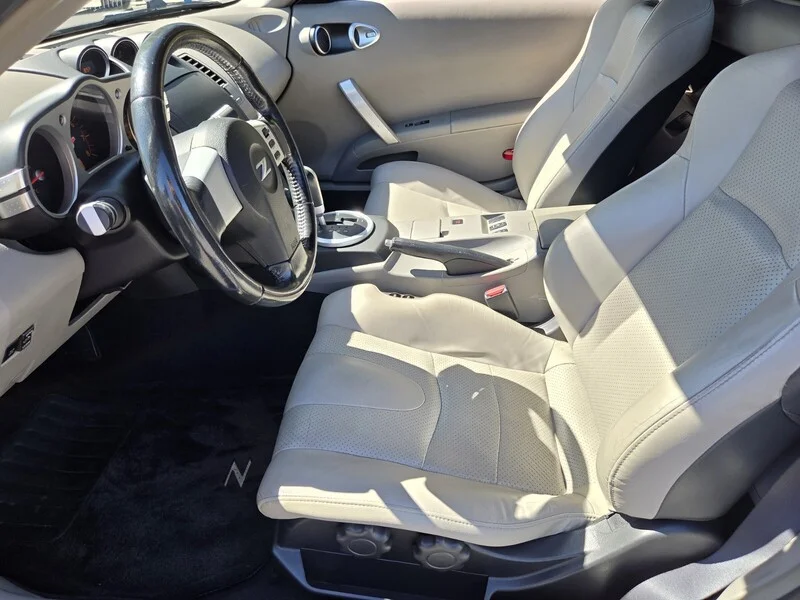 Used 2005 Chrome Silver Metallic NISSAN TOURING image 9