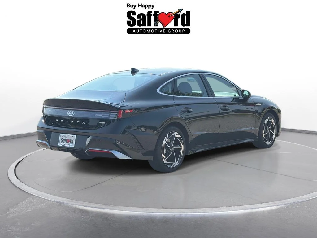 Used 2026 Black Hyundai SEL Sport image 19