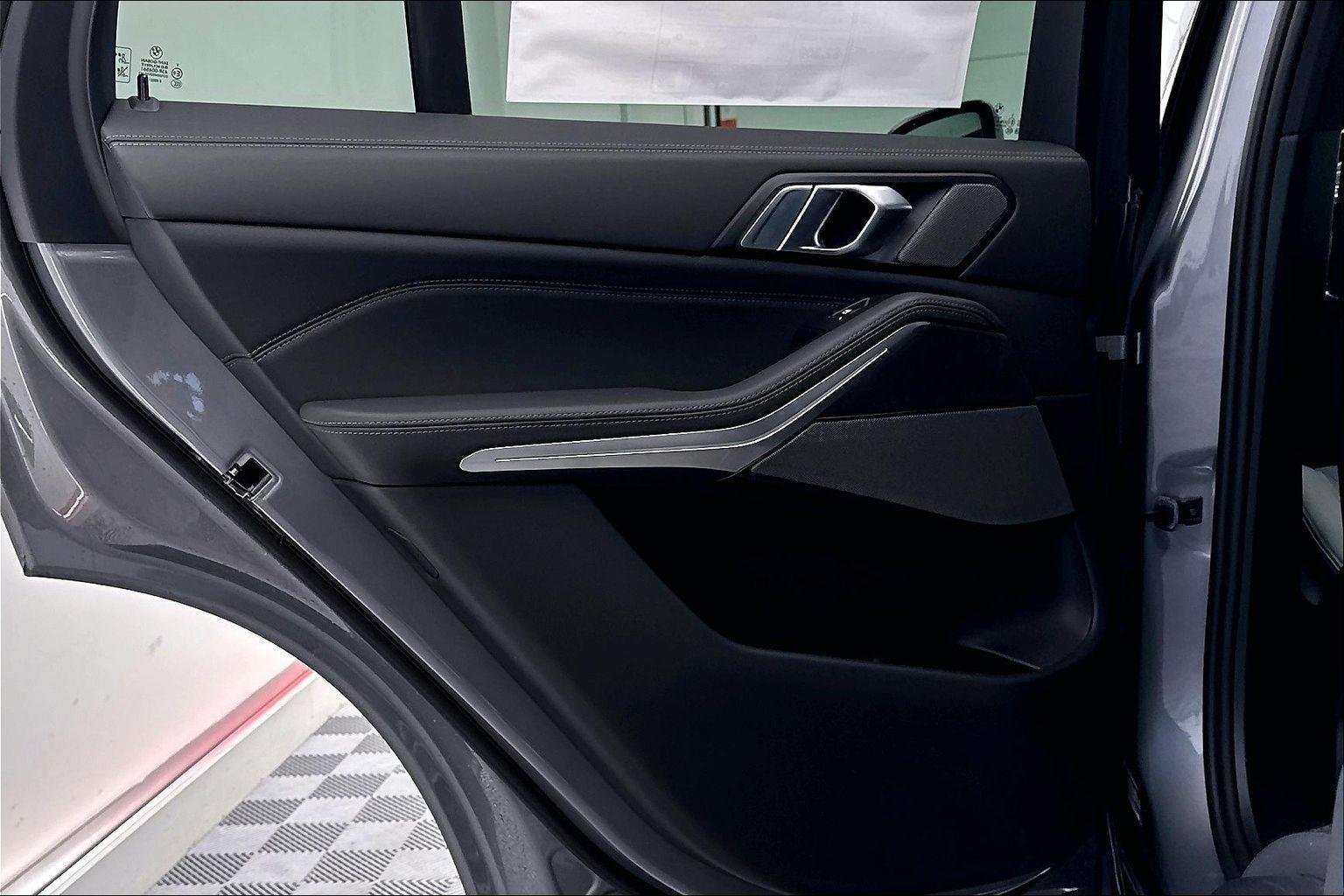 New 2026 Skyscraper Grey Metallic BMW xDrive40i image 30
