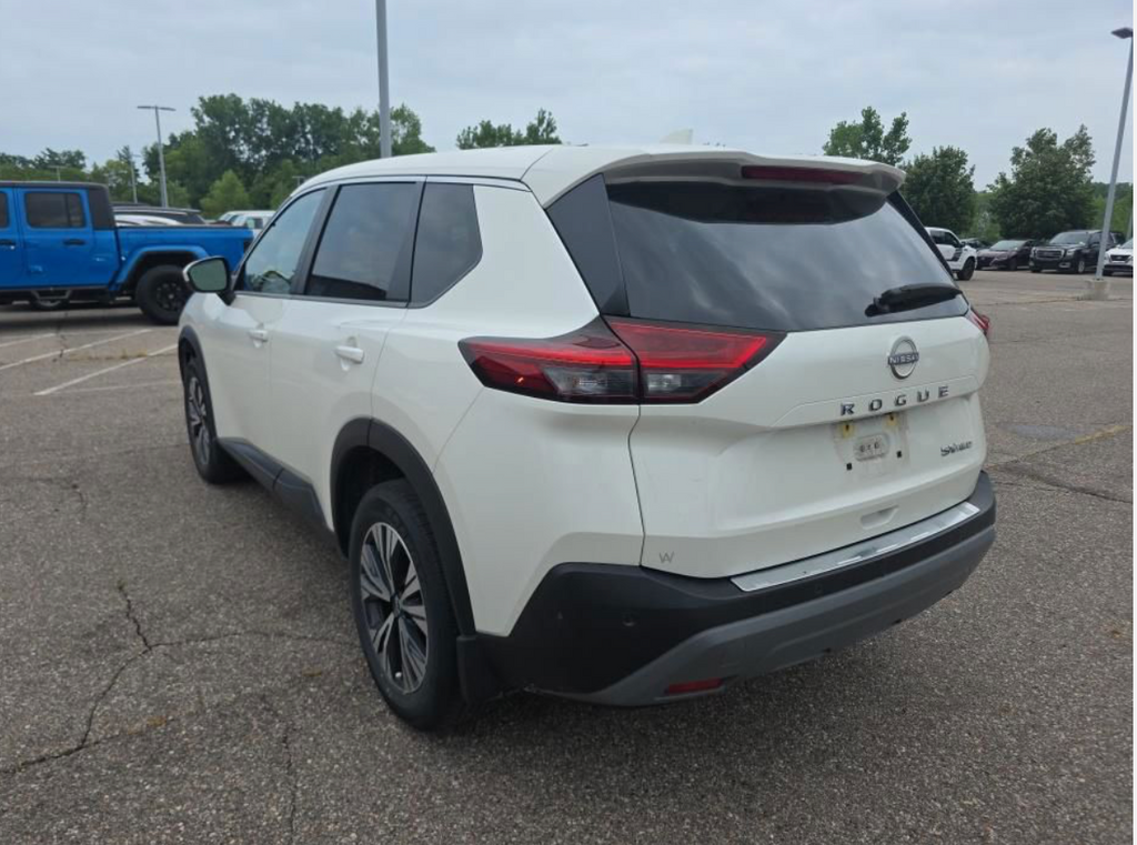 Used 2023 Pearl White Tricoat Nissan SV image 8
