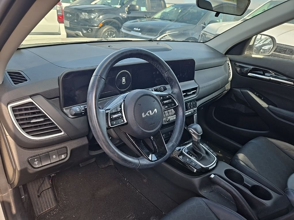 Used 2024 White Kia EX image 11