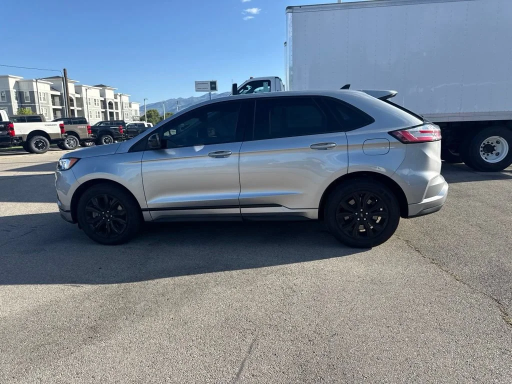Certified Used 2022 Silver Metallic Ford SE image 9
