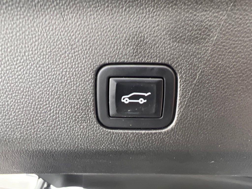 Used 2023 Summit White Chevrolet LT image 36