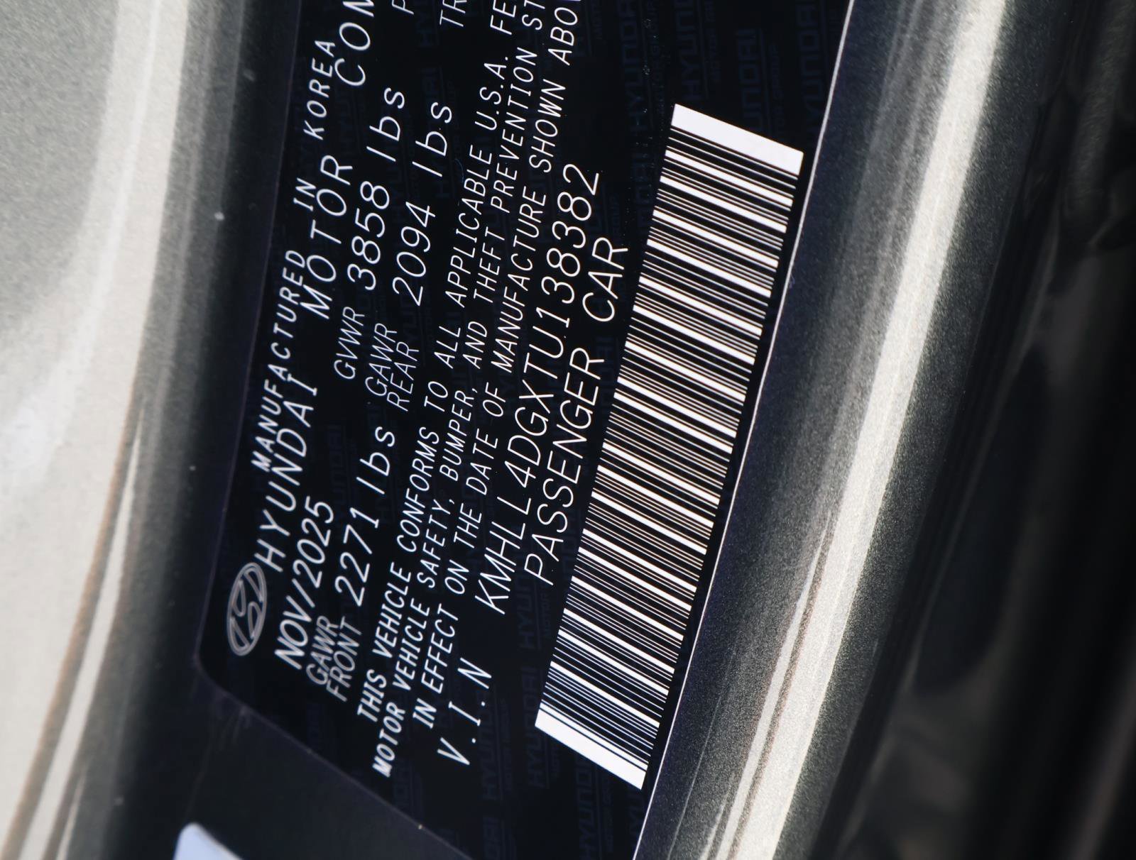 Used 2026 Amazon Gray Hyundai SE image 19