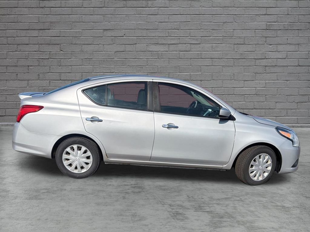 Used 2018 Silver Nissan 1.6 SV image 9
