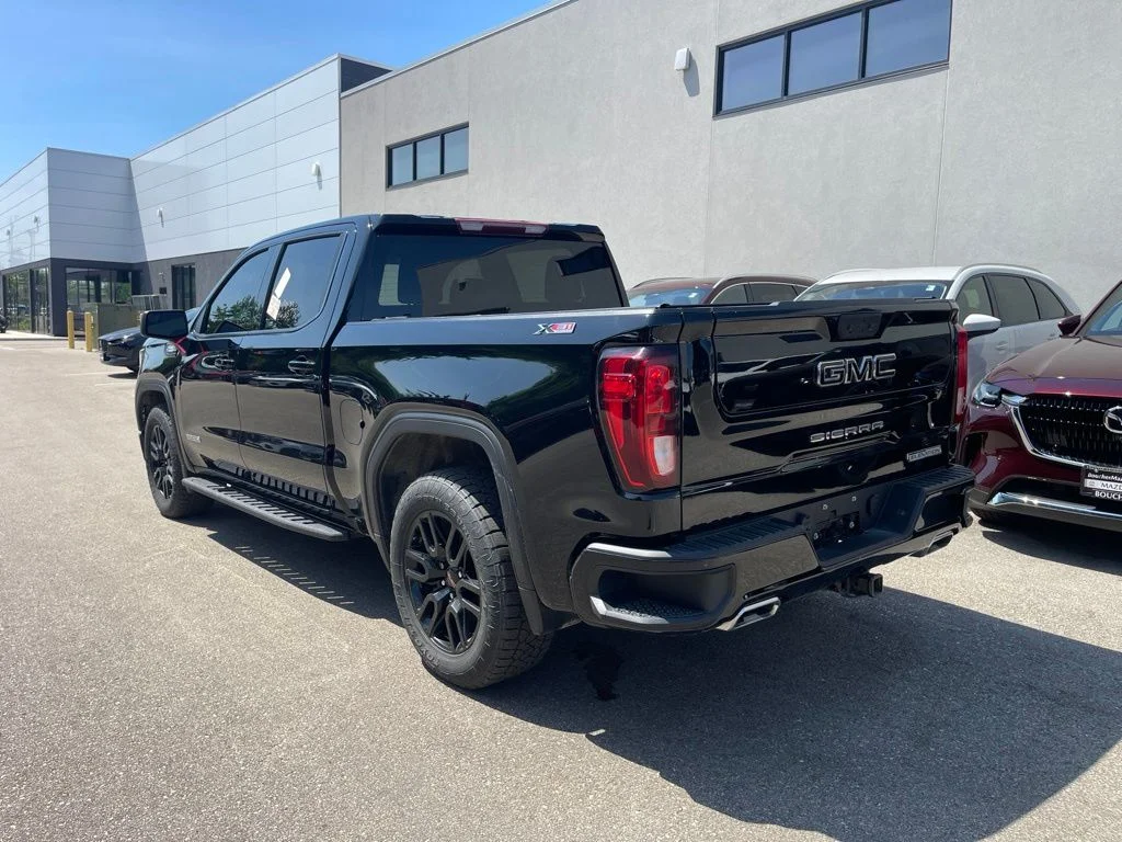 Used 2022 Onyx Black GMC Elevation image 2