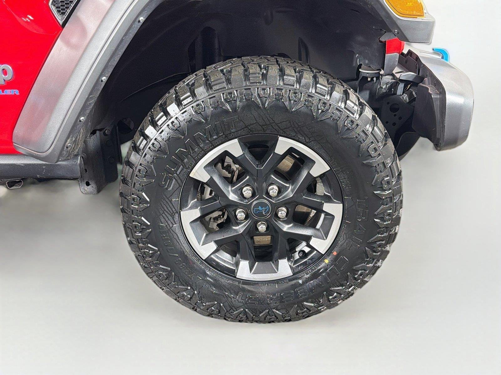 Used 2024 Firecracker Red Clearcoat Jeep Rubicon image 35