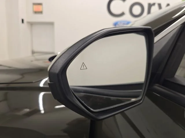Used 2025 Green Hyundai SEL image 35