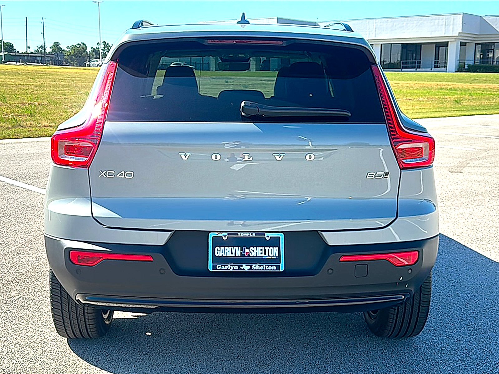New 2026 Vapour Grey Volvo Plus image 7