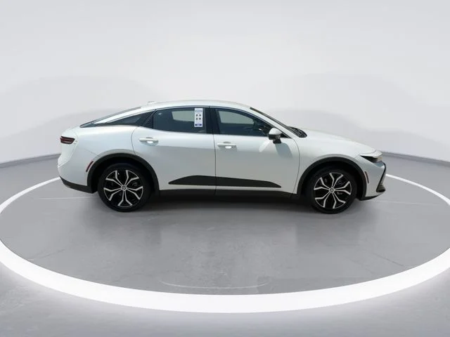 Used 2023 White Toyota XLE image 9