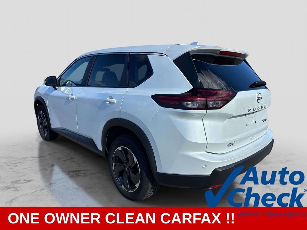 Used 2024 White Nissan SV image 3