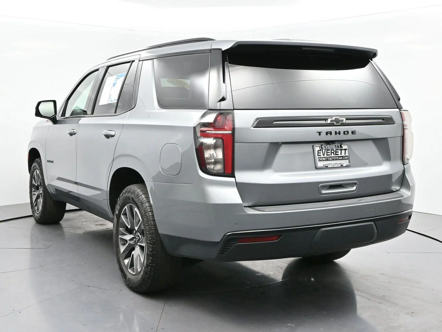 Used 2024 Sterling Gray Metallic Chevrolet Z71 image 5