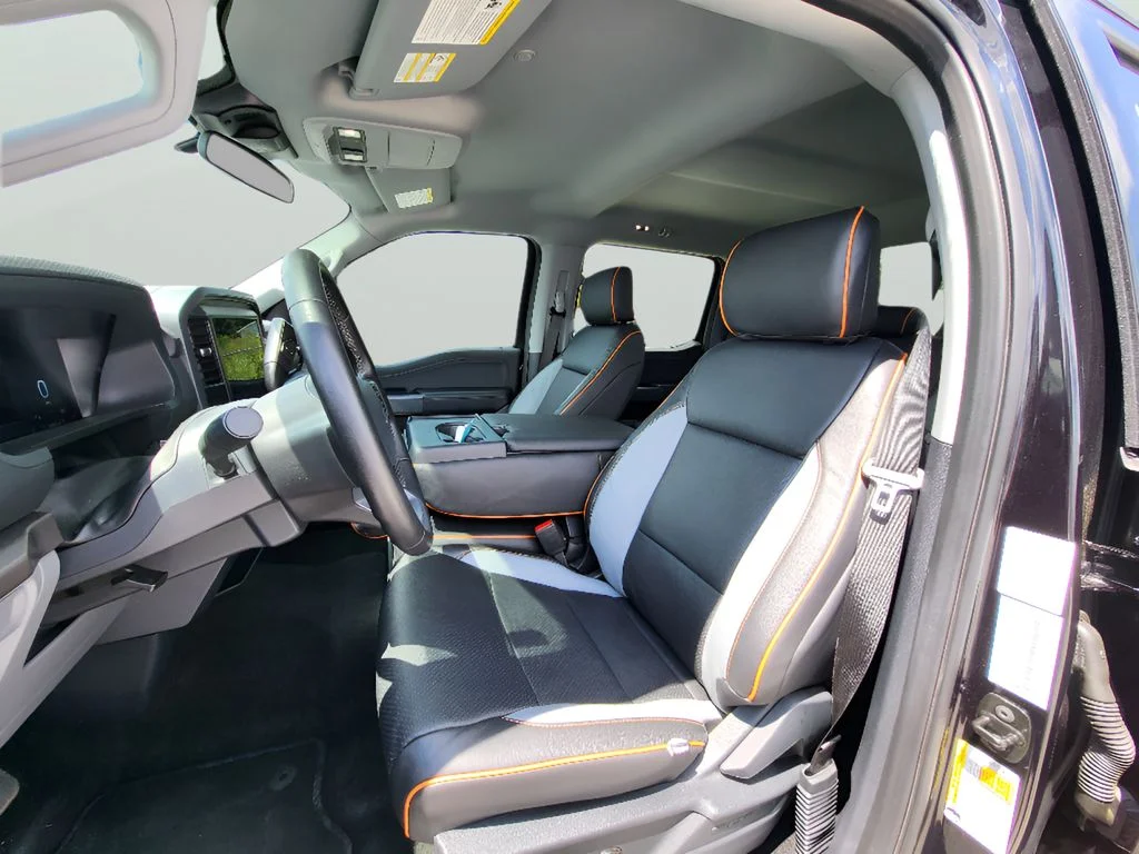 Used 2025 AGATE BLACK METALLIC Ford XLT image 11