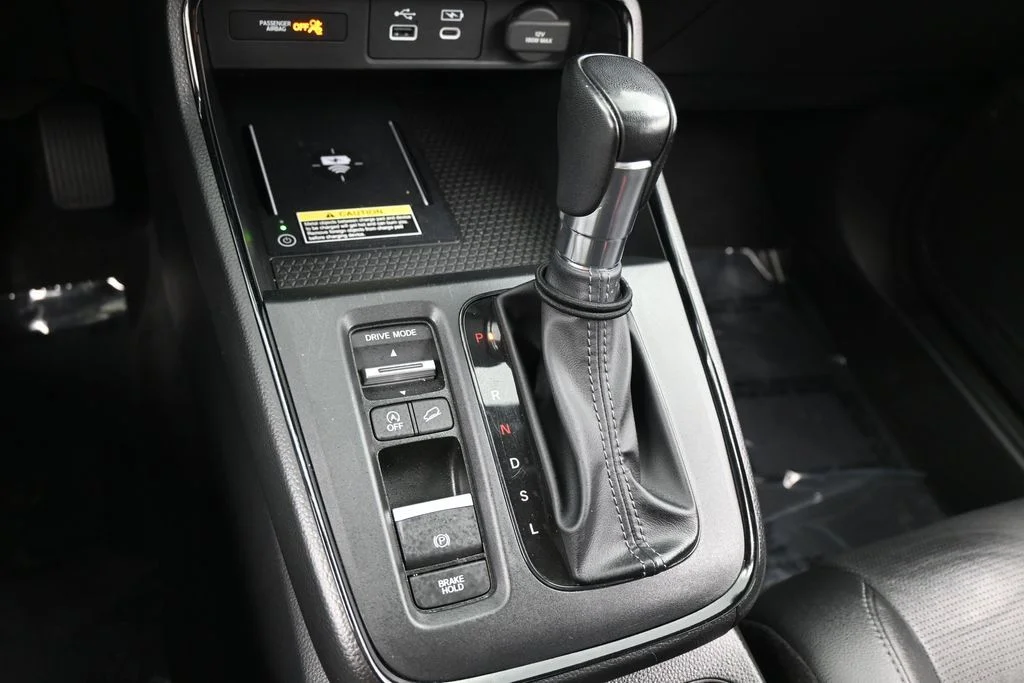 Used 2024 White Honda EX-L image 23