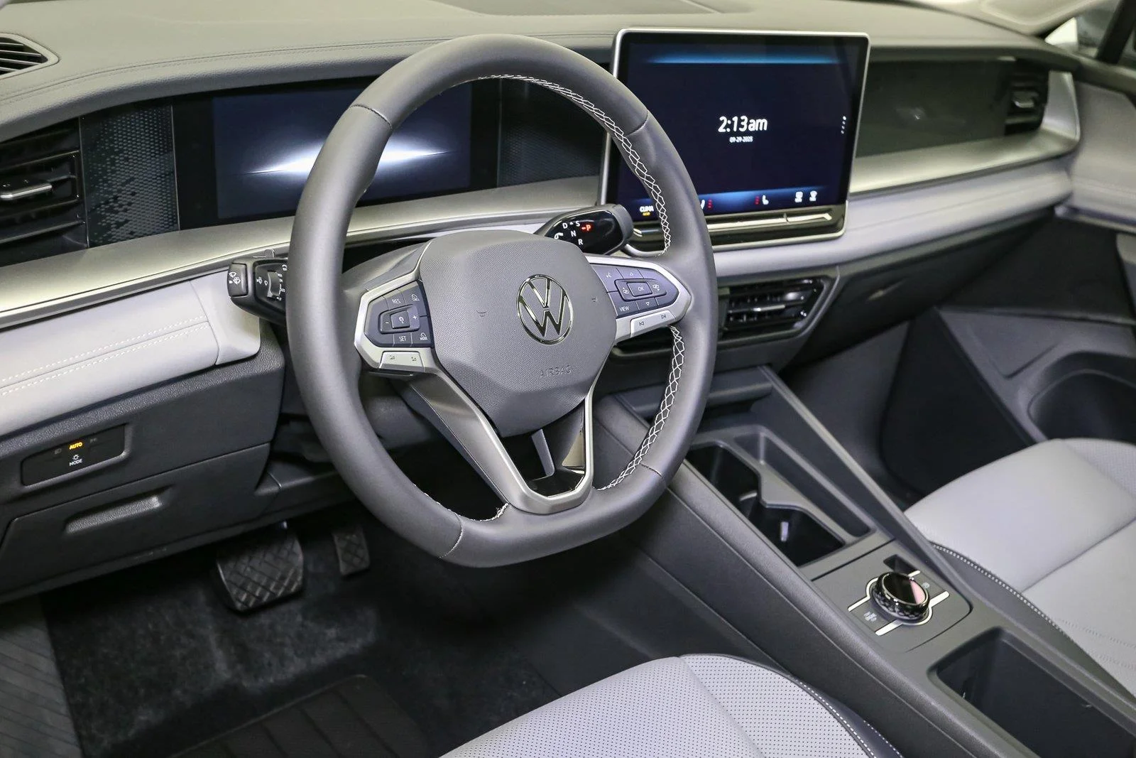New 2026 Platinum Gray Metallic Volkswagen SE image 18
