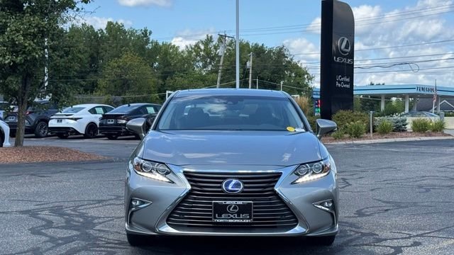 Used 2017 Atomic Silver Lexus 300h image 9