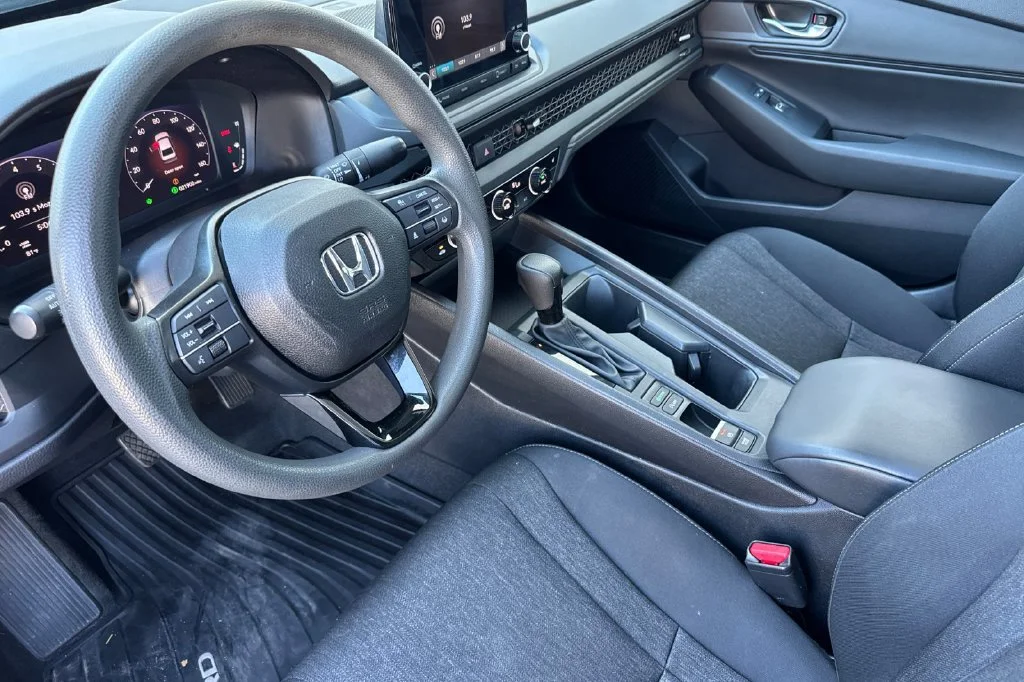Used 2025 Crystal Black Pearl Honda SE image 12