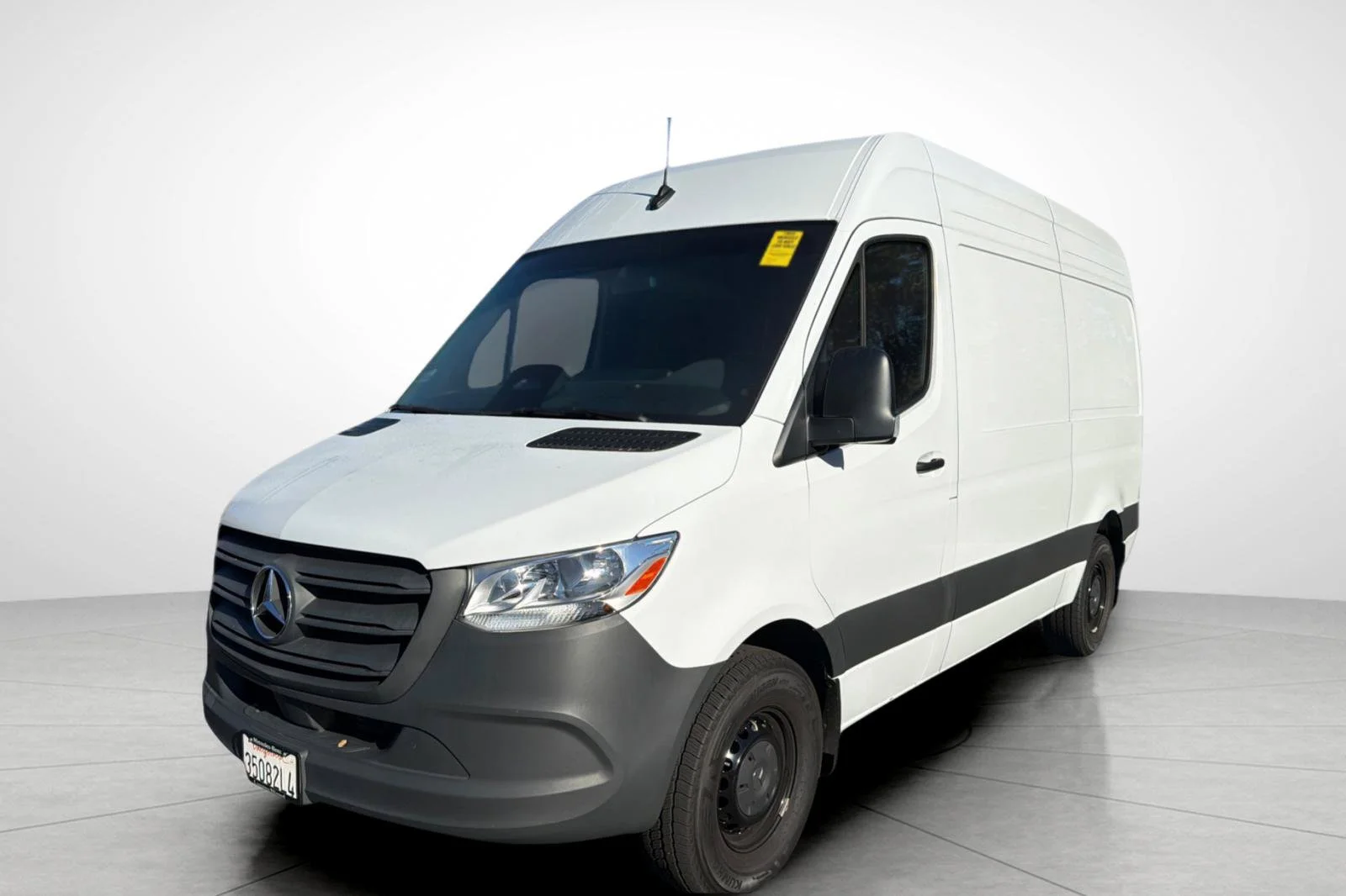 Used 2025 White Mercedes-Benz Cargo 144 WB image 2