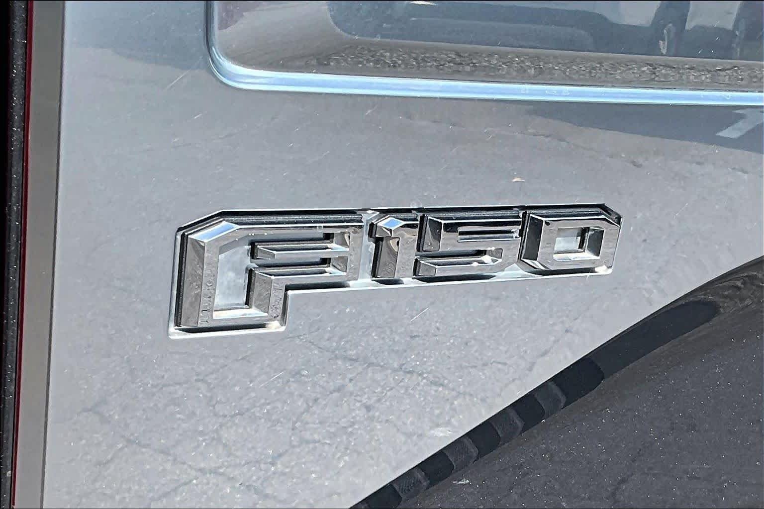 Used 2015 Magnetic Metallic Ford Platinum image 30